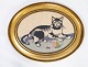 Embroidery with 
cat motif and 
with gilded 
frame from the 
1930s. 
53 x 67 x 5 
cm.