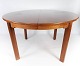 Spisebord med 
udtræk i teak 
af dansk design 
fra 1960erne. 
Bordet er i 
flot brugt 
stand. 
H - 73 ...