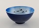 Sven Wejsfelt (1930-2009), Gustavsberg Studiohand. Unika skål i glaseret keramik 
med håndmalede fugle. Smuk glasur i blå nuancer. Dateret 1991. 
