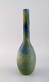 Carl Harry Stålhane for Rörstrand. Smalhalset vase i glaseret keramik. Smuk 
blågrøn dobbeltglasur. Midt 1900-tallet.
