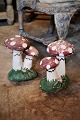 Old, decorative "Toadstools" in painted sandstone with a nice old patina. Height: 28cm. (1 pcs ...