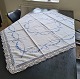 Embroidered 
tablecloth with 
Empire pattern
With a small 
finely executed 
repair - see 
picture ...