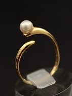 18 carat gold ring