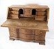 Bureau of dark 
oak, in great 
antique 
condition from 
the 1940s.
H - 105 cm, W 
- 113 cm and D 
- ...