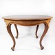 Round dining table of walnut, in great antique condition from the 1860s. H - 72 cm and Dia - ...