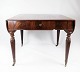 Dining table of mahogany with extension plates, in great antique condition from the 1840s.H - ...