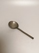 Tin wine spoon 
of tin 19årh. 
Length 18cm laf 
6 x6cm.