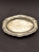 Pewter dish 31 
x 22 cm. 19.c 
item No. 468200