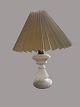 Lamp, opaline 
glass
H: 41 cm
Good condition
