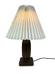 Bordlampe i diskometal af Just Andersen med papirskærm, fra 1930erne. 
5000m2 udstilling.
Flot stand

