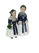 Royal 
Copenhagen 
porcelain 
figure, two 
girls from 
Amager, no.: 
1316.
19 x 15 x 9 
cm.
