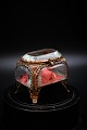 Old French jewelry box in bronze and faceted glass, silk pillow and a nice old patina. H:6,5cm. ...