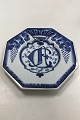 Aluminia 
Hexagonal Plate 
No 3077/1146. 
Measures 19.5 
cm / 7 43/64 
in.