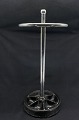 Height 45 cm.Beautiful umbrella stand from the 1930s.It is with a black painted iron base ...