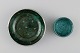 Wilhelm Kåge (1889-1960) for Gustavsberg. To små Argenta skåle i glaseret 
keramik. Smuk glasur i grønne nuancer med sølvindlæg i form af blade. Midt 
1900-tallet.
