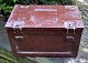 WW2, American 
ammunition box 
in painted 
metal with 
handle, 1944. 
H: 26.5 cm. L 
.: 45 cm. W .: 
...