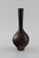 Berndt Friberg (1899-1981) for Gustavsberg Studiohand. Vase in glazed ceramics. 
Beautiful glaze in shades of gray-black. 1960s.
