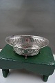 Beautiful and well-kept oval bowl with openwork edges on 4 legs of Swedish silver from year 1917 ...