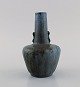 Arne Bang (1901-1983), Danmark. Vase i glaseret keramik. Smuk glasur i blå og 
grønne nuancer. 1940/50