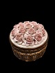 French 
bonbonnier with 
pink roses