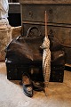 Decorative, antique travel bag from the 1700/1800 century. The bag is 2 divided with a ...