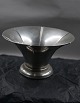 Well-kept 
centrepiece or 
bowl of Swedish 
pewter,
Mark: F8 - 
Svenskt Tenn 
(Swedish 
pewter) - ...