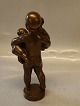 Kai Nielsen no 
20 Gilt Bronze 
Standing Boy 
with baby 22.5  
cm
Kai Nielsen 
1882-1924 (KN)  
Bronce