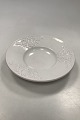 Michael 
Andersen White 
Stoneware Bowl 
Measures 31cm 
x 6cm ( 12.20 
inch x 2.36 
inch )