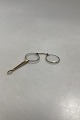 Lorgnette 
Glasses in 
golden metal
Measures 
11,5cm / 4.53 
inch