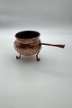 Smaller Danish 
copper pot with 
handle standing 
on three legs 
from approx. 
1850. In good 
...