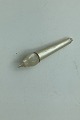 Sewing: Small 
needle holder 
in mother of 
pearl from 
approx. 1840. 
In good 
condition. 
Length 6 cm ...