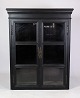 Hang display case in navy blue from around 1970sDimensions in cm: H: 108 W: 86 D: 31Great ...