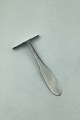 Georg Jensen 
Stainless Mitra 
Pusher Measures 
9.7 cm (3.81 
inch)