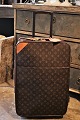 Louis Vuitton 
travel Trolley 
in Monogram 
Macassar Canvas 

in really nice 
condition and 
nice ...