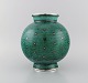 Wilhelm Kåge (1889-1960) for Gustavsberg. Rund Argenta art deco vase i glaseret 
keramik. Smuk glasur i grønne nuancer med sølvindlæg i form af blade. Midt 
1900-tallet.
