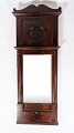 Mahogany mirror 
from the Late 
Empire period 
from around the 
1940s.
Dimensions in 
cm: H: 122 W: 
50
