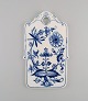 Rare Meissen 
Blue Onion 
butter board in 
hand-painted 
porcelain. Late 
19th century.
Measures: ...