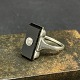 Size 58.Beautiful ring in silver from the 1930s with polished piece of onyx.In the middle ...