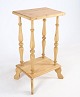 Antique light 
pine side table 
from the 1920s.
Measurements 
in cm: H:74.5 
W:40 D:30
