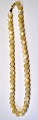 Mother of pearl 
chain, 20th 
century. 
Length: 47 cm.