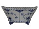 Blue Fluted Full Lace
Rinsing bowl on four feet