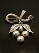 Sterling silver brooch 3.5 x 4 cm. with grapes from silversmith S C Fogh Copenhagen item no. 498946