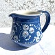 Kähler 
ceramics, 
Marguerite, 
Magasin frame, 
Milk jug, 14cm 
high, 19cm 
wide, 
Decoration 
Design ...