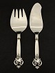 Serving sweet 
22 cm. with 
grape motif 
three-towered 
silver and 
steel item no. 
499183