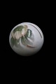 Rare table card 
holder from 
Bing & Grondahl 
(B&G) 
decorated with 
a floral motif. 
Dia.5cm. 
1.sort.