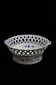 Royal 
Copenhagen Blue 
Fluted Full 
Lace fruit bowl 
with handles. 
H: 9cm. 
Dia:21,5cm.
Decoration ...