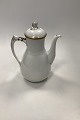Bing & Grondahl 
Hartmann Coffee 
Pot No 91A. 
Measures 20 x 
24.5 cm (7 7/8 
x 9 41/64 in). 
Handle ...