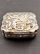 Rococo silver 
tabatiere 9 x 
6.7 cm. inside 
gilded, driven 
and engraved 
with rocalier 
18.c. with ...