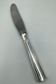 Krone Silver 
Margit Dinner 
Knife  Measures 
 21.5 cm / 8.46 
inch