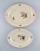 Two Royal Copenhagen Frijsenborg serving dishes in hand-painted porcelain with 
flowers and gold edge. 1950s.
